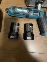 makita マキタ 充電式ペン型インパクトドライバー TD022DSHX 7.2V 1.5Ah バッテリー2個 充電器付 中古品　美品　使用回数少なめ動作確認済_画像2