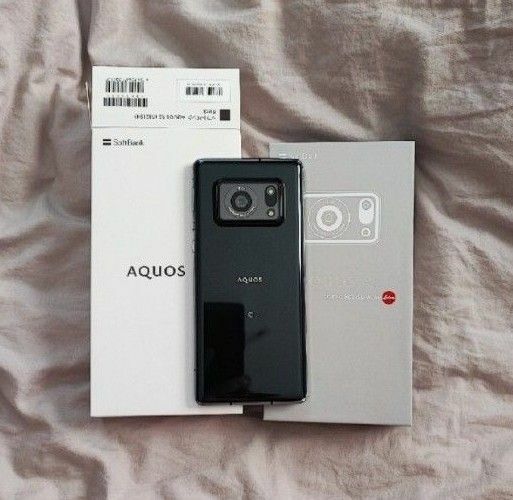 今だけ新品専用ケース等豪華付属品　美品　AQUOS　ハイエンド　スマートフォン　R6　☆新品未使用専用ケース数種類付き　最終セール