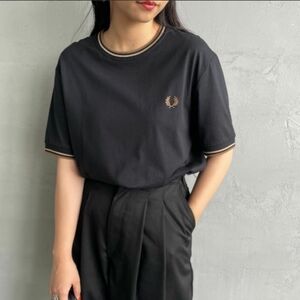 【新品】定価¥8,800 フレッドペリー　 Tシャツ 半袖 ブラック　FRED PERRY ツインティップラインワンポイント刺繍