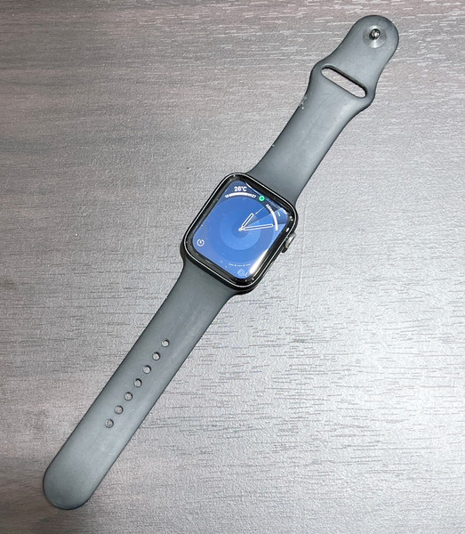 【送料無料】中古品 Apple Watch SE 第1世代 44mm GPSモデル MYE32J/A スペースグレイアルミケース/ブラックスポーツバンド