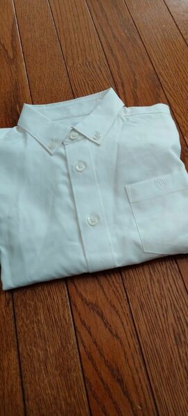 ファミリア　Familiar　新品　白カラーシャツ　ワイシャツ　カッターシャツ　110 ブラウス 長袖 無地　刺繍　フォーマル