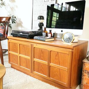 [1970's England NATHANnei sun ] Vintage small ... Short sideboard repeated painted / cheeks / cabinet / tv board /TV pcs / Britain made 
