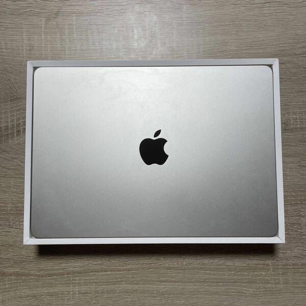 MacBookAir M2 8GB スターライト