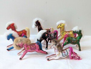 中国 古い刺繍の馬八頭 繍玩具/中八馬/郷土玩具/古玩