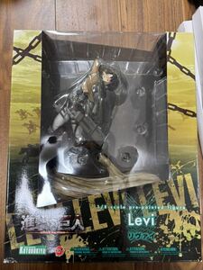 進撃の巨人　フィギュア　LEVI