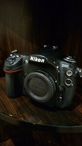 【落札後最短翌日発送!】Nikon D300 デジタル一眼レフカメラ 充電器　バッテリー　ショット数5200
