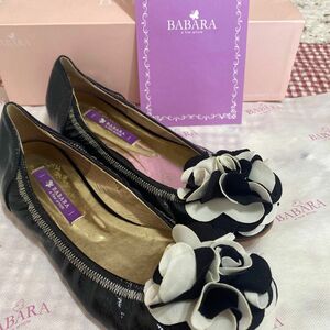 BABARA パンプス エナメル皮　 ブラック ヒール リボン 靴　サイズ25.0E