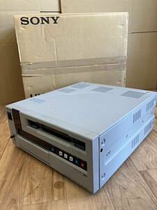 z御f◇ 075 SONY VIDEOCASSETTE RECORDER UVW-1800 ビデオデッキ カセットデッキ ソニー オーディオ 音響機器 映像機器 中古品 現状品