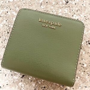 【kate spade】ケイトスペード 未使用品 コンパクトウォレット グリーン 二つ折り財布 レザー ラウンドファスナー