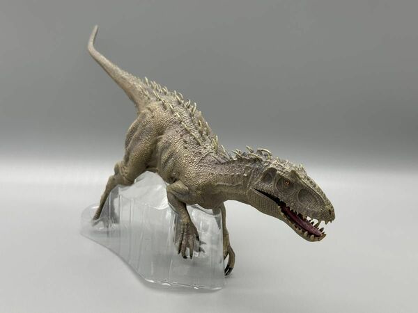 恐竜 フィギュア インドミナスレックス 全長約35cm 迫力満点です