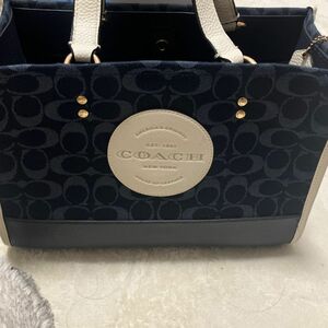 coachカバン　ショルダー紐あり巾着あり箱無し紙袋なし