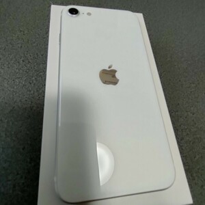 iPhone SE2[iPhone SE no. 2 поколение ][256GB][ белый ][ редкий оригинальный аккумулятор отображать есть 100%][ царапина почти нет ][ багажник нет SIM свободный ]