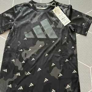 新品　130 半袖 Tシャツ　adidas