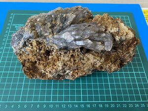 国産鉱物 鉱物標本 大分県　尾平鉱山　茂兵衛坑　水晶クラスター　コレクション放出