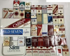  set sale cigarettes smoke . box sample see pcs set automatic sale machine shop front la-k Marlboro Lucky Strike Yves Saint-Laurent etc. 