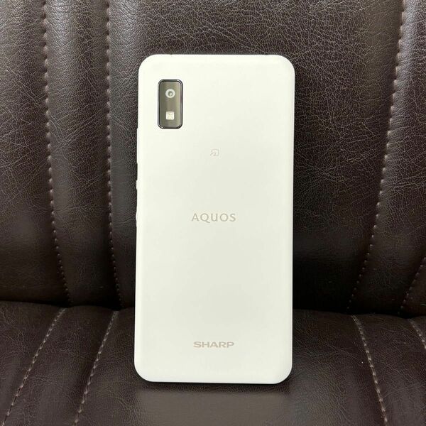 スマートフォン　AQUOS wish SH-M20 綺麗です　バッテリー良好　軽量　小型5.7インチ