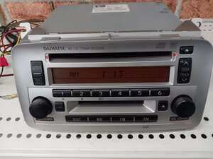 ダイハツ純正　８６１８０－Ｂ２１２０　ＡＭ、ＦＭ、ＣＤ、ＭＤデッキ　中古品