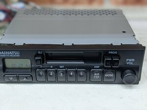 ダイハツ純正　８６１２０ーB２０２０　AM、FM、カセットデッキ　　中古品