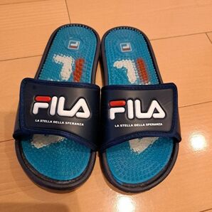 サンダル 　FILA