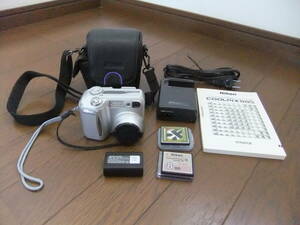 COOLPIX 885