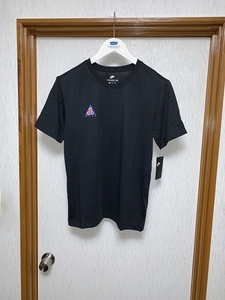 S 新品 NIKE ACG Tシャツ