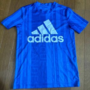 adidas アディダス　Tシャツ　サイズ140