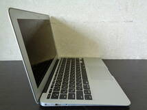 Apple MacBook Air A1465 2014年代 i5-4260U メモリ不明 11インチ ？画面表示OK ジャンク品 部品どりに 管理N265-ZI_画像3