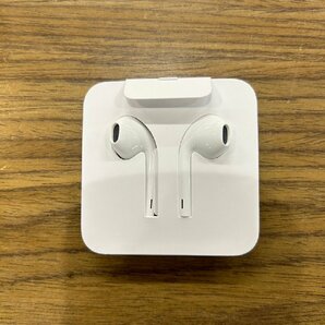 新品 純正 アップル イヤホン 有線   iPhone SE EarPods(Lightningコネクタ）の画像1
