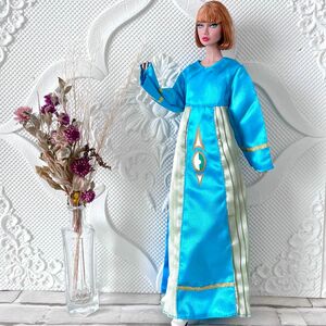 ポピーパーカー　バービー人形　服　韓服みたいなドレス　ブルー
