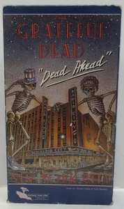 ◎ジャンク グレートフル・デッド The Greatful Dead 'Dead Ahead' VHSビデオ 輸入品 動作未確認 箱ダメージ 経年変化有