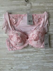 「B70&M」トリンプ 大花刺しゅう 絶妙なブラ&ショーツ ピンク