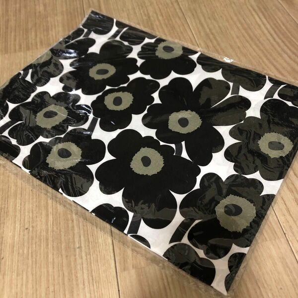 新品　マリメッコ　 marimekko 生地