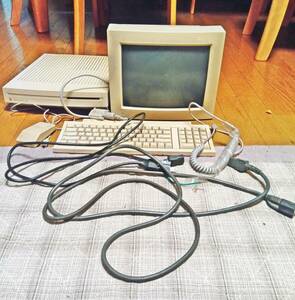 訳あり Apple Macintosh LC III モニター キーボード マウス セット HDDなし 通電のみ確認済 マック