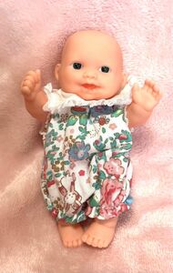 リボーンドール　可愛い赤ちゃん　花柄ロンパース　手のひらサイズ　赤ちゃん人形