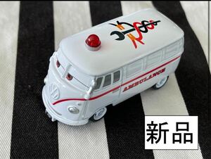 新品　絶版カーズ ミニカー　フィルモア救急車タイプ