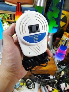 アメリカの電化製品を日本で使用するために使う変圧器　100V→120Vに電圧変換できる小型アップトランス　変圧器　Lサイズ　（250Wまで）