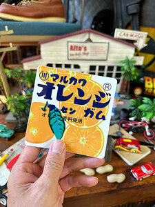 昭和レトロ　駄菓子　ステッカー　マルカワ　オレンジフーセンガム　（Lサイズ）　■　アメリカン雑貨　アメリカ雑貨