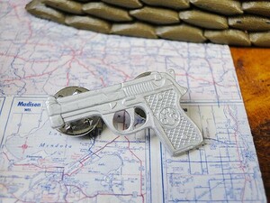 ガンマニアのための銃型ピンバッジ　（45口径ピストル/SLVモデル1911）　アメリカ雑貨　アメリカン雑貨