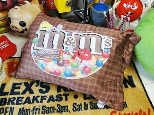 m＆m's　クッションピロー　（ブラウン）　アメリカ雑貨　アメリカン雑貨