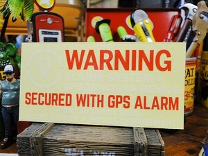 「警告！このクルマはGPSシステムにより守られています」　セキュリティステッカー　バッドアス　ステッカー#24　（クリア）　アメリカ雑貨