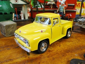 1956 год Ford F-100 pick up литье под давлением миникар ( желтый )