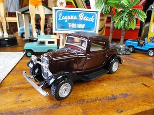 1932年　フォード　3ウィンドウ　クーペ　ダイキャストミニカー　1/34スケール　（バーガンディ）　■　アメリカン雑貨　アメリカ雑貨