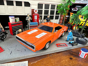 Jada　1968年ダッジ　チャージャー　R/T　ダイキャストミニカー　1/24スケール　（オレンジ/ホワイトストライプ/SRT）