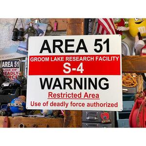 エリア51　警告看板　アルミサインボード　（GROOM LAKE）　■　アメリカン雑貨　アメリカ雑貨