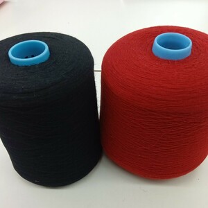 ウール100%の細い毛糸 約1.8キロ 毛糸 ケイト シュシュ ピアス タッセル 手織り手編み 引き揃え糸 ファンシーヤーン アクセサリー