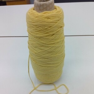 紐のようなラッセルヤーン 約150g 毛糸 ケイト シュシュ ピアス タッセル 手織り手編み 引き揃え糸 ファンシーヤーン アクセサリー