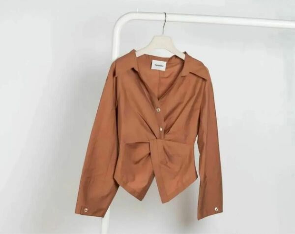 新品 ナヌーシュカ nanushka ブラウス 定価約50000円 Sサイズ タグ付き
