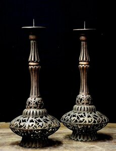 【蔵c5715】灯　時代　銅造透かし燭台　一対　64ｃｍ