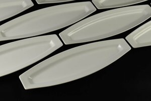 [ warehouse c7675b3] white porcelain long plate . attaching plate 10 customer 