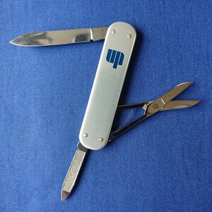 VICTORINOX